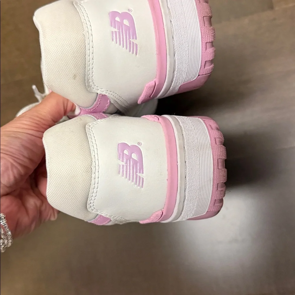 New Balance 550 Women's Bubblegum Pink and White Sneakers‎